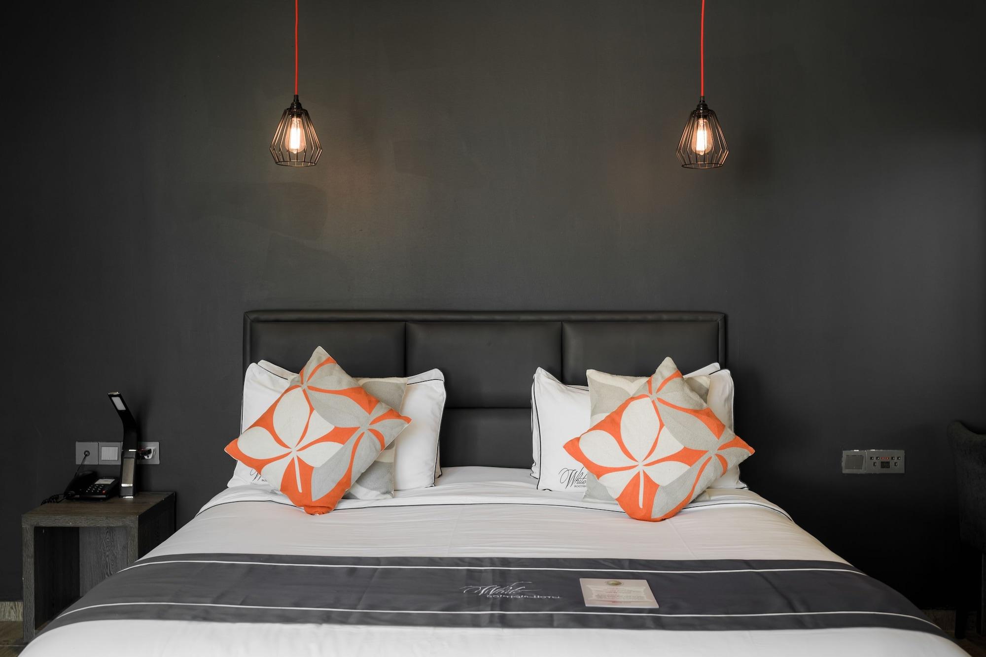 White Boutique Hotel And Residences Sihanoukville Exterior foto