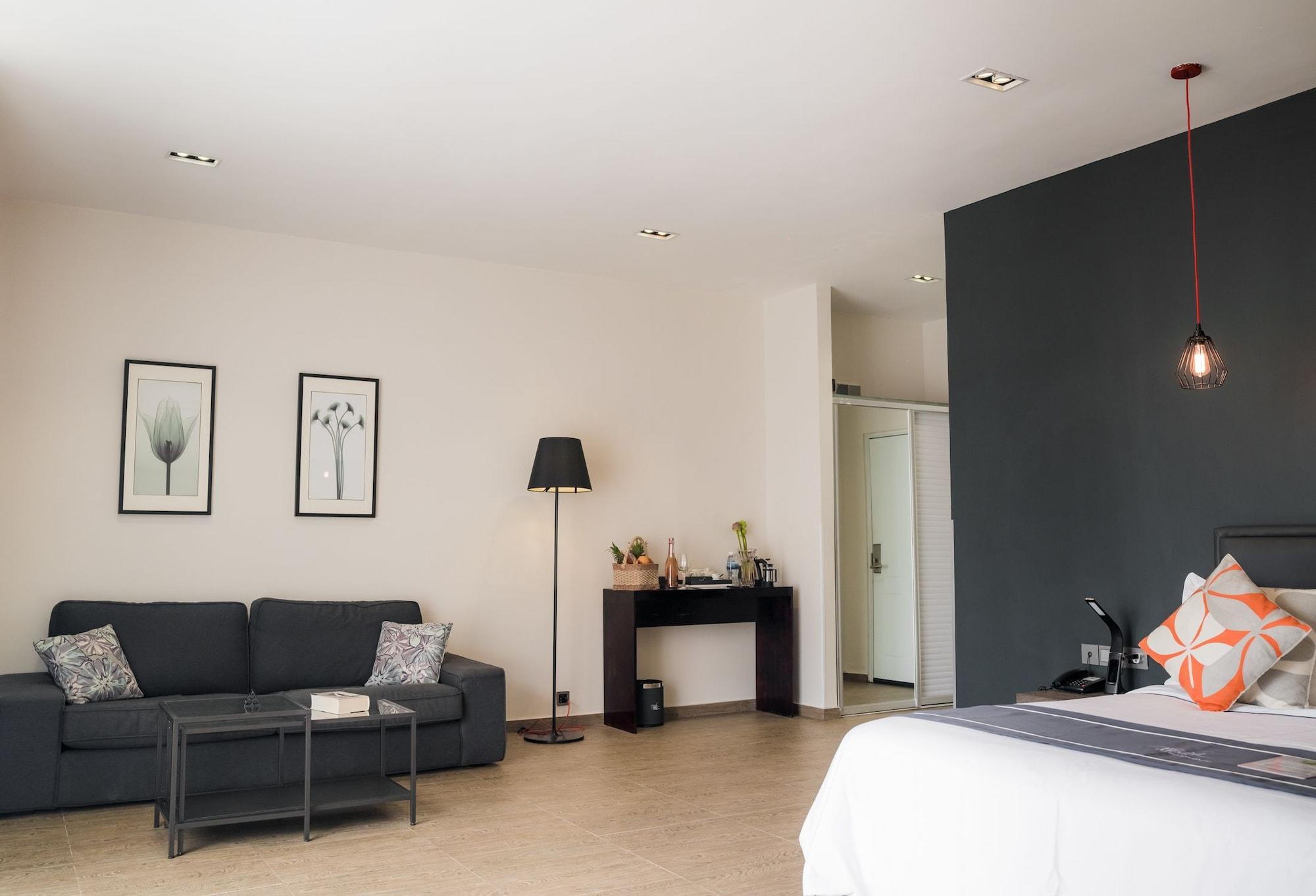 White Boutique Hotel And Residences Sihanoukville Exterior foto