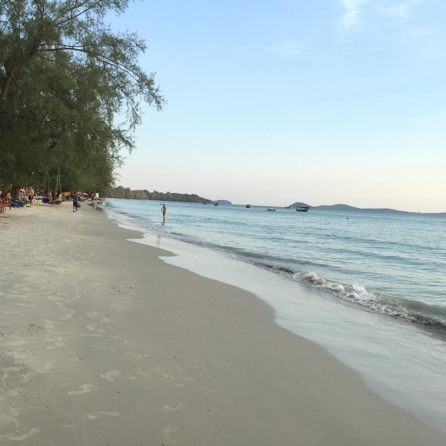 White Boutique Hotel And Residences Sihanoukville Exterior foto